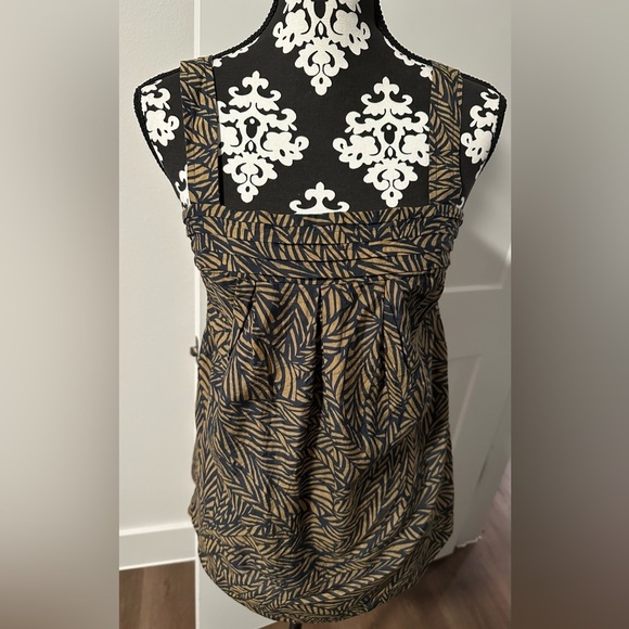 Banana Republic Tops - Banana Republic Tropical Leaf Pleated Patterned Blouse